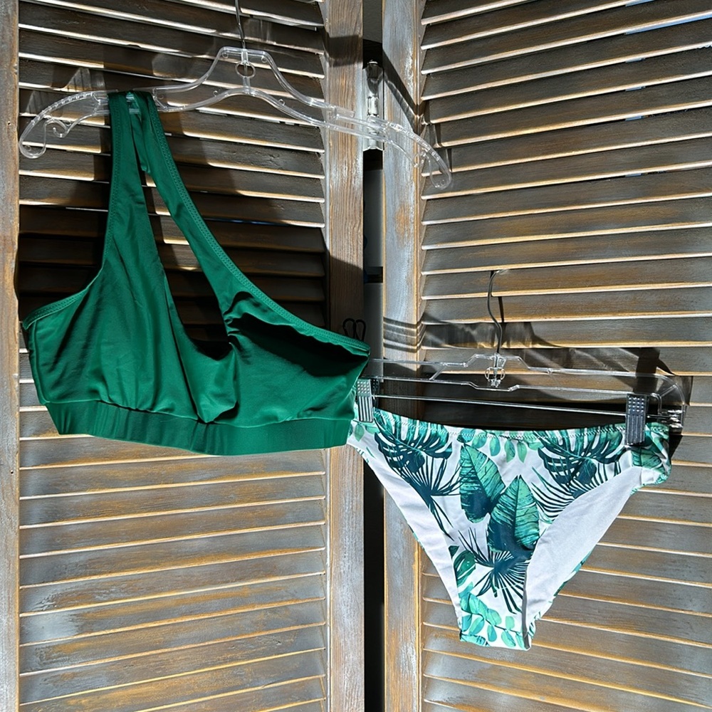 Swimsuit - Picture 4 of 4
